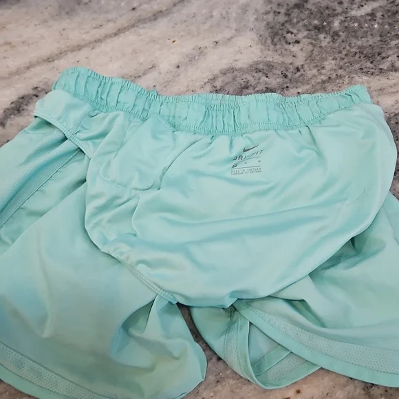 Women’s Nike Short Light  Blue/Green Running  Mefium - Picture 8 of 8